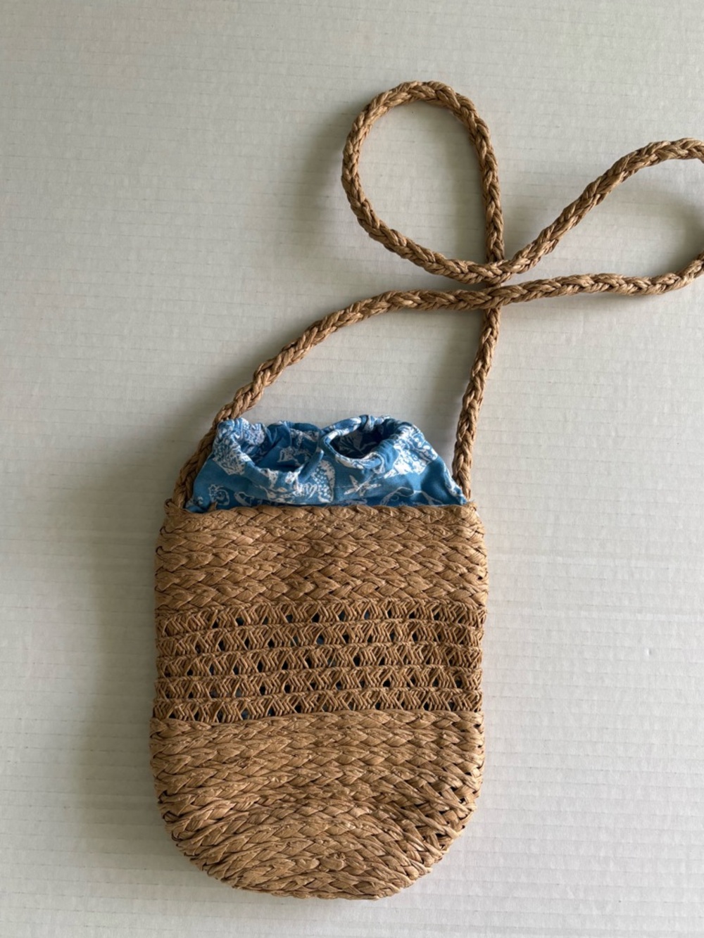 Tommy Bahama Kids Collection
Small Crossbody Purse Woven Straw Lined Drawstring